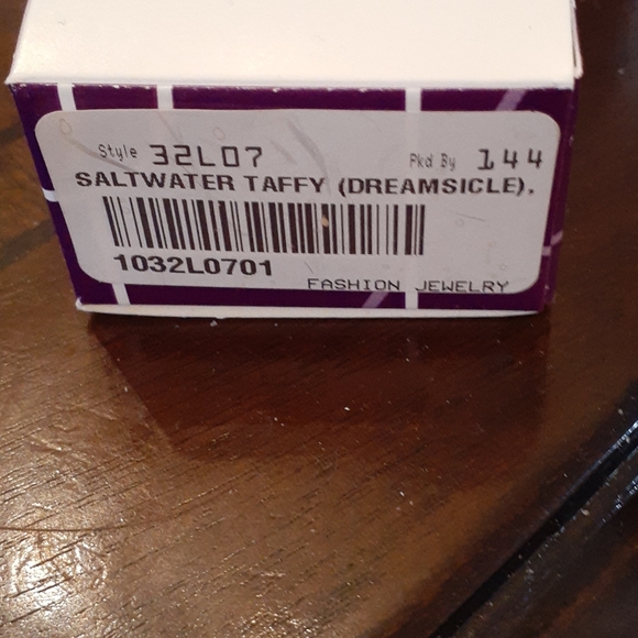 Lia Sophia, Saltwater Taffy Necklace - Picture 3 of 3